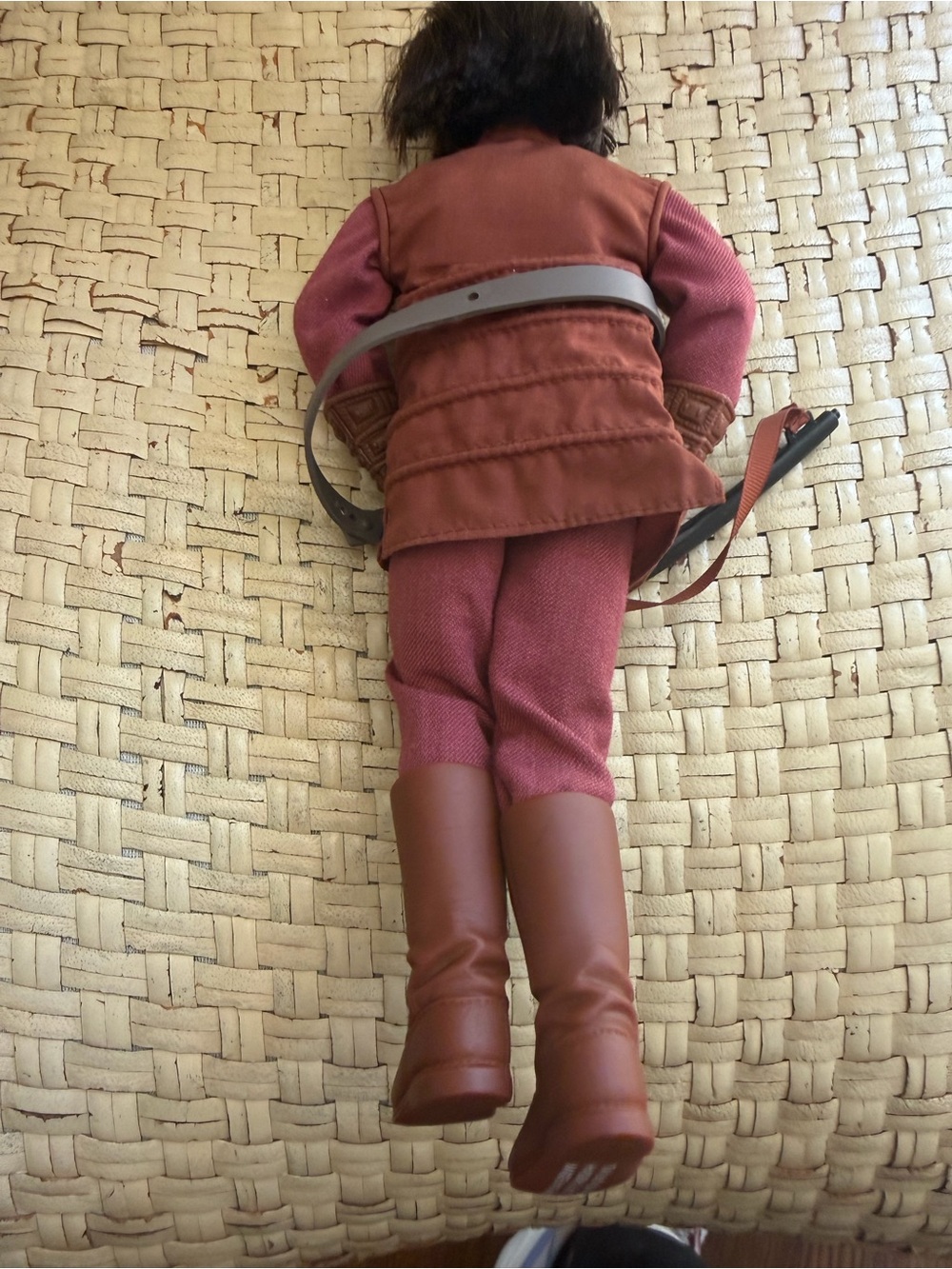 Vintage Hasbro Planet of the Apes Action Figure in Brown and Burgundy Outfit - Picture 6 of 7